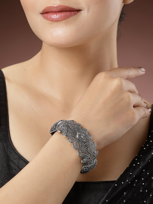 NVR Women Silver-Toned German Silver Oxidised Kada Bangle