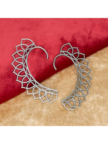 NVR Women Silver Plated Oxidised Leaf Shaped Ear Cuff
