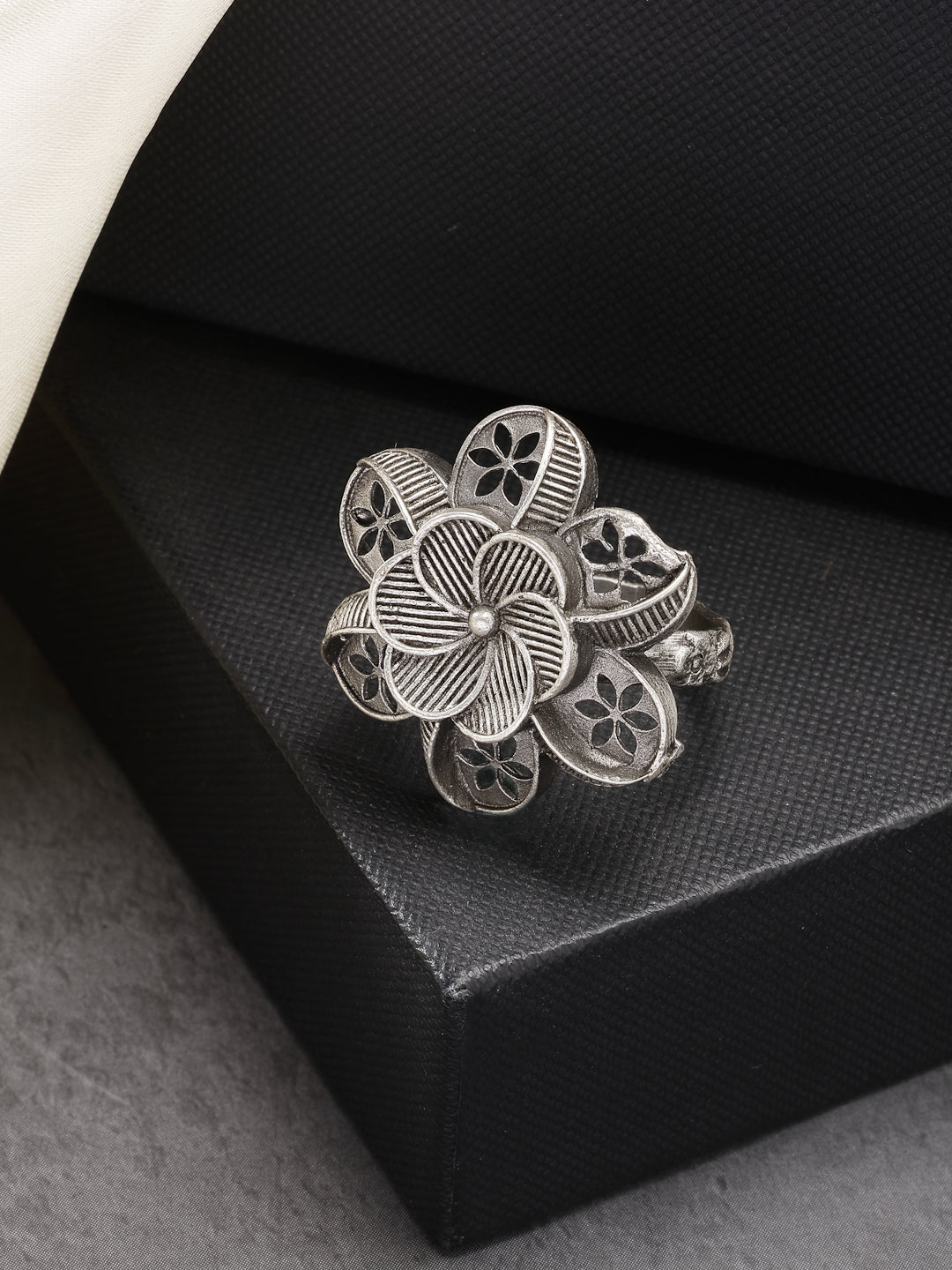 NVR Women Silver-Toned Floral Shape Adjustable Finger Ring